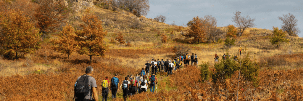 what to wear hiking in fall